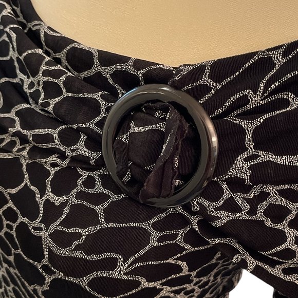 ARTEX COLLECTION Off Shoulder Top Size Small Very Stretchy Big Buckle Detail - Picture 4 of 10